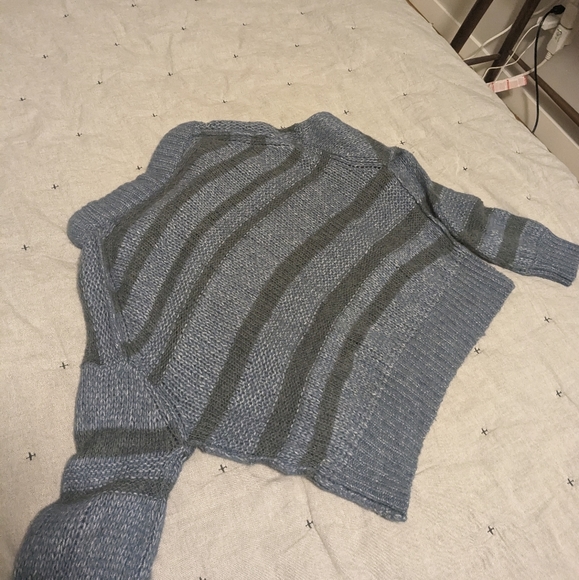 Everlane Puff Sweater Blue XS - Picture 9 of 9